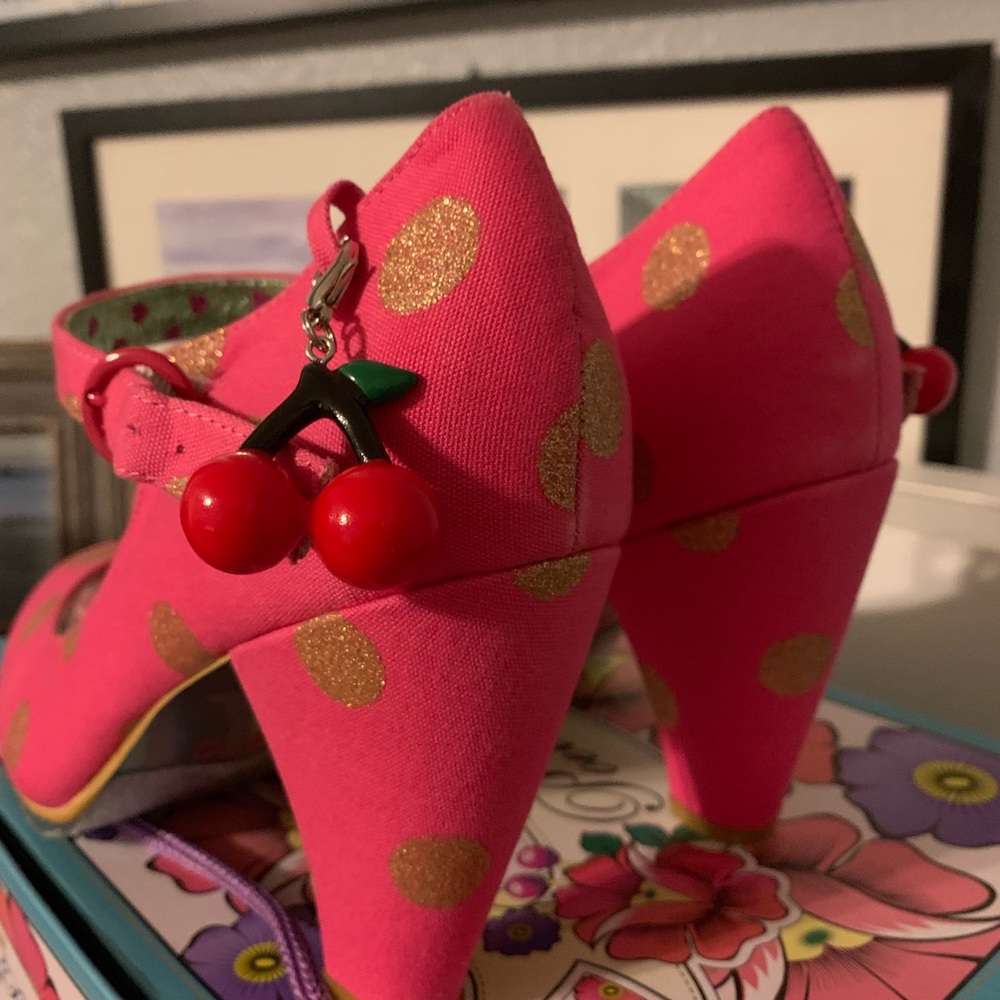 Poetic Licence, The Right Stripes NIB